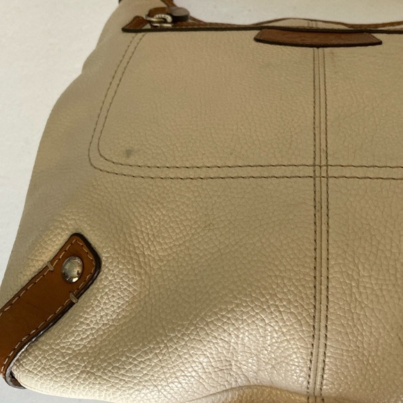Coach Cream and Tan Leather Crossbody Bag - Picture 10 of 15